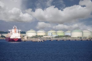 東南アジアのLNG利用拡大を推進する日本に国際批判